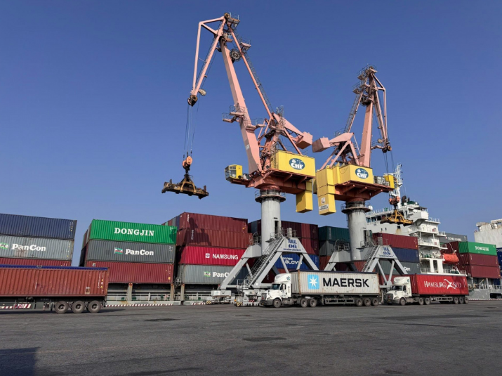 Thúc đẩy sản xuất, kinh doanh ngay sau kỳ nghỉ Tết Bính Ngọ